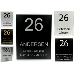 Hus og drskilt i flere variant- og tekstfarver - 140mm x 180mm