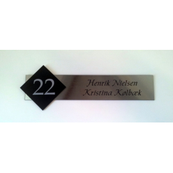 Moderne aflangt skilt med husnummer - Stl look