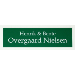 Grnt skilt med hvid tekst