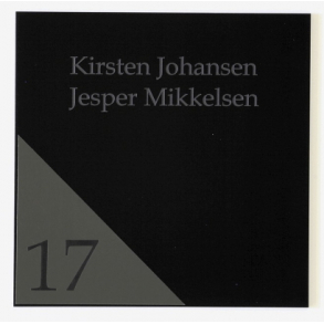 Eksklusivt sort blank skilt 200 mm x 200 mm med husnummer