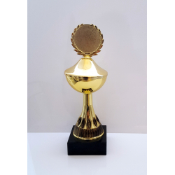 Guld pokal med sort deko