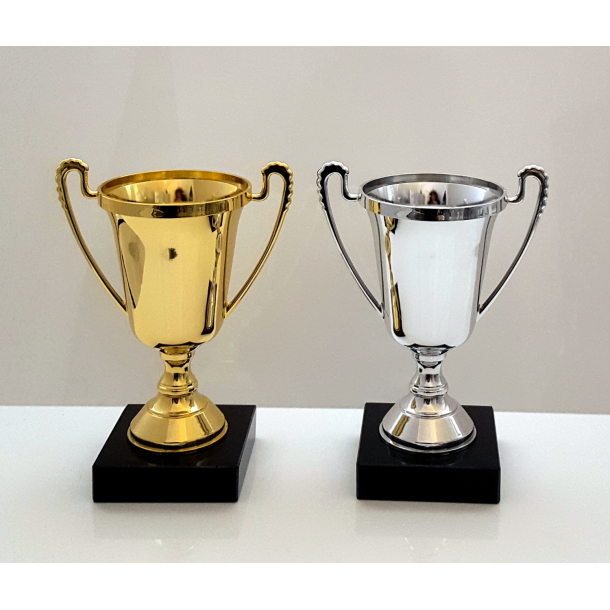 Elegant blank Guld eller Slv pokal 17 cm 