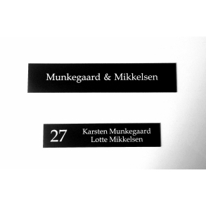 Sort skilt med hvid tekst - 3 strrelser