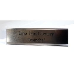 Bordskilt med navneskilt