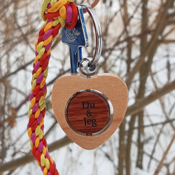 Smuk hjerte-n�glering i rosentr� og ahorn