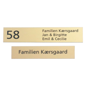 Elegant skilt i messing look med husnummer i 3 st�rrelser