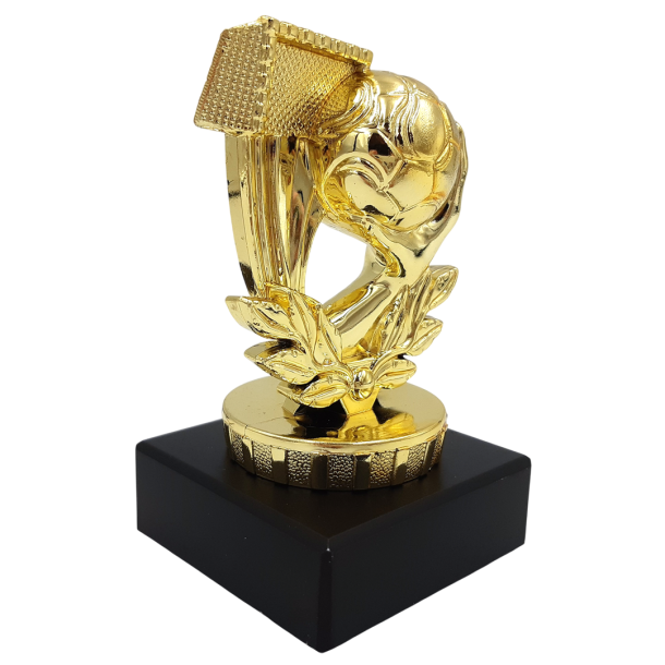 Detalje af h�ndbold statuette med boldmotiv i guld
