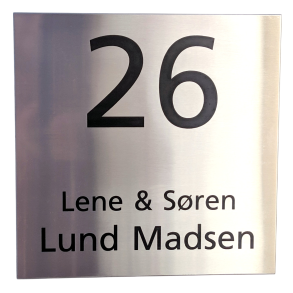 moderne rustfrit st�lskilt 200x200 mm med husnummer og navn