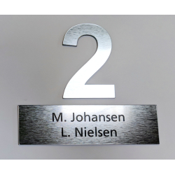 Postkasse-pakke - med 1 skilt og 1 nummer - i 4 farver