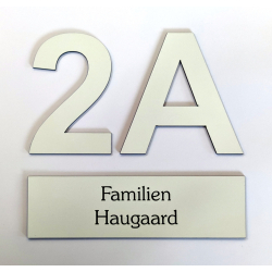 Postkasse-pakke - med 1 skilt og 2 numre - i 4 farver