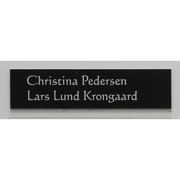Sort skilt med slvgr tekst 30 mm x 120 mm