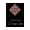 sort husskilt med kobber-look diamant husnummer