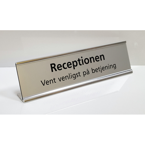 Lse navneindlg til bordskilt