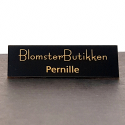 Navneskilt Sort med guldfarve