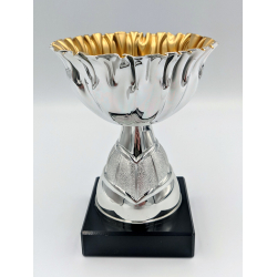Slv pokal med blgekant i guld