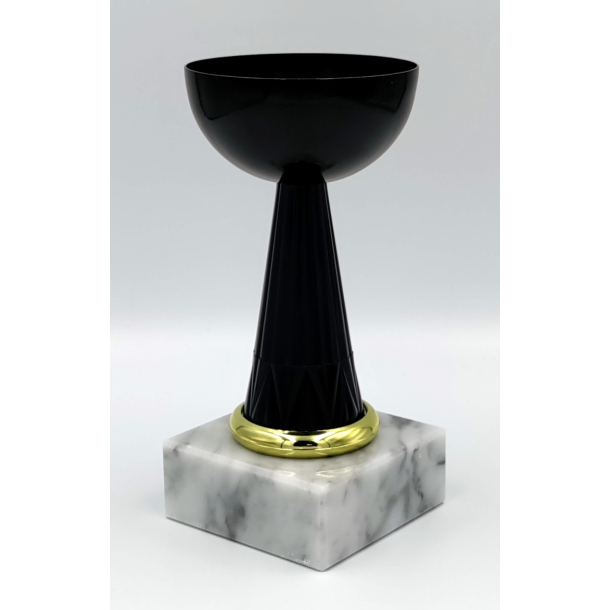 Sort Krone-pokal med guldb�nd og lys marmorsokkel