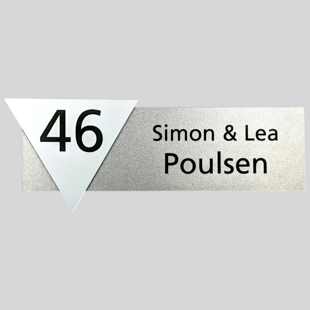 Husskilt i s�lv metal look med husnummer til facade eller postkasse